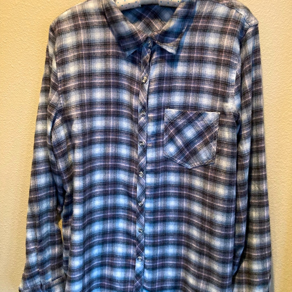 Lang sleeve flannel shirt size L blue & gray plaid
